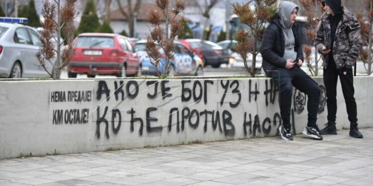 Sërish grafite në veri të Mitrovicës