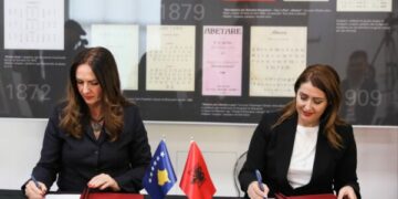Vendimi i përbashkët Shqipëri-Kosovë, Manastirliu-Nagavci firmosin tekstin e unifikuar të gjuhës shqipe për diasporën