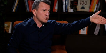 Kush kë e mund, Buzhala me analizë për zgjedhjet: Me Bedri Hamzën PDK-ja del e dyta!