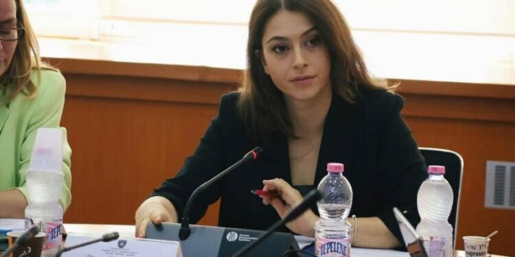 Kica-Xhelili ia rikujton ndalesën Dejona Mihalit: E ka pasur të ndalur të futet në Kosovë
