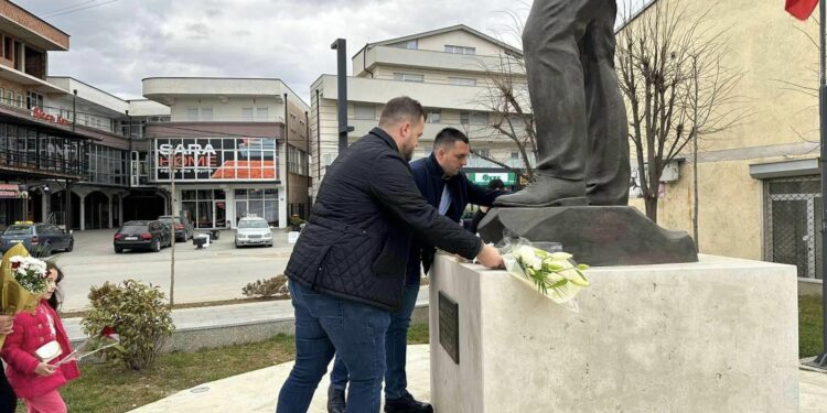Nderohet jeta dhe vepra e heroit Fahri Fazliut