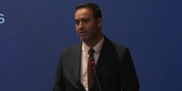 Prokuroria kërkon dënimin e Konjufcës për hedhjen e gazit lotsjellës në Kuvend, mbrojtja lirim nga akuza