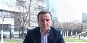 Kurti me video në gjuhën serbe: Rregullorja e BQK-së s’e ndalon Serbinë që të ndihmojë financiarisht komunitetin serb