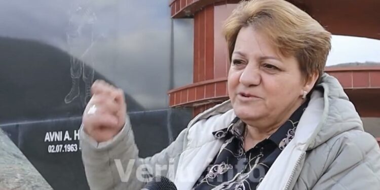 24 vite nga vr’sja e heroit Avni Koshtova në veri të Mitrovicës, djemtë dhe motra e heroit me rrëfime prekëse – “Jeta ashtu e deshti me mbet na 9 motrat pa vëlla”