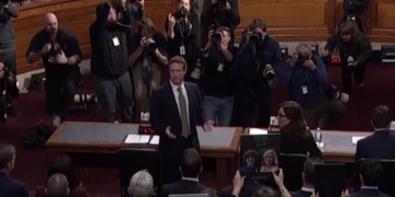 “Më falni”, Zuckerberg përballet me familjet e viktimave që u lënduan si pasojë e rrjeteve sociale