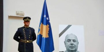 “U desh që përsëri të jepnim dëshmor”, Presidentja e Kryeministri nderojnë heroin Afrim Bunjaku në 16 vjetorin e pavarësisë