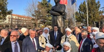 Zbulohet shtatorja e Rugovës në Pejë, Abdixhiku: Republika e Kosovës dhe emri i Ibrahim Rugovës janë një