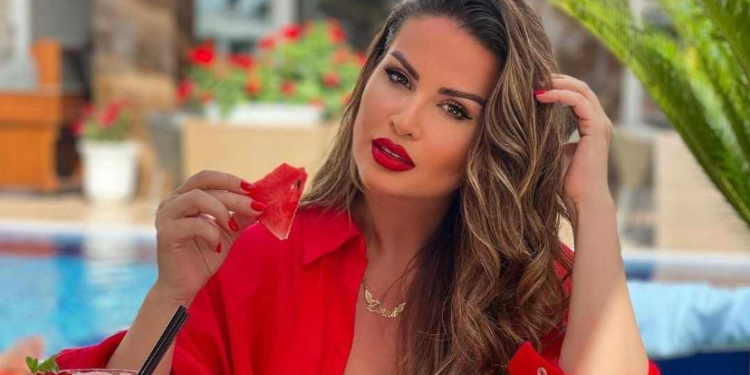 Ryva lajmërohet nga Dubai, po shkëlqen në pamje