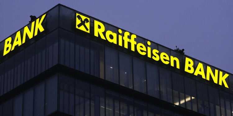“Raiffeisen Bank” në telashe! Banka rrezikon të mbyllet nga sistemi financiar i SHBA-së
