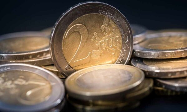 Zyrtari i një banke në Prishtinë deponon në BQK 2 mijë e 239 monedha të falsifikuara, nisin hetimet