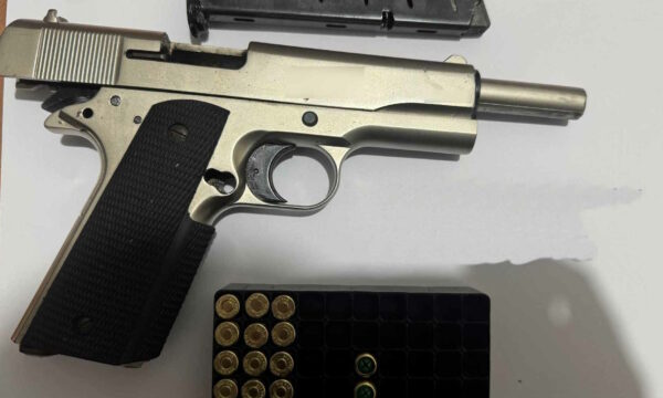 Gjilan: Policia ndalon një veturë, konfiskon një armë, 15 fishekë dhe dy gëzhoja