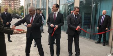 Kurti, Sveçla e Camaj inaugurojnë objektin e ri të prodhimit të dokumenteve të MB-së