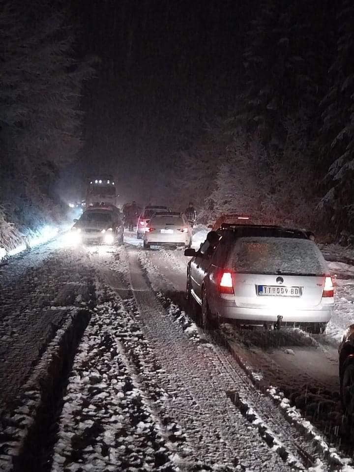 Kjo pikë kufitare në Kosovë është vështirë e kalueshme nga bora