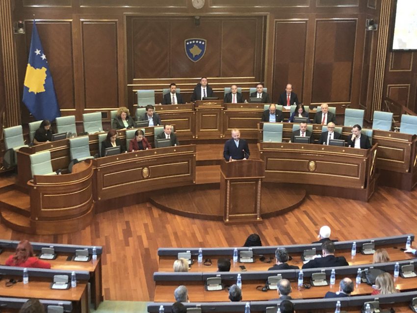 Tahiri përmend Thaçin, Veselin, Krasniqin e Selimin: Po e mbrojnë luftën e Kosovës në Hagë