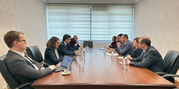 Guvernatori i BQK-së takon misionin e FMN-së, flasin për rishikimin e dytë të Marrëveshjes Stand-By