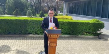 Tahiri: Kurti është dorëzuar dhe po kërkon zgjedhje