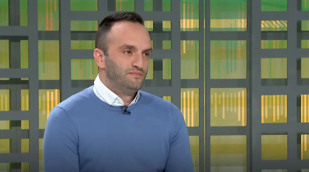 Tahiri thotë se Escobar i ka kërkuar Kurtit që ta dërgojë në Kushtetuese draft-statutin e Asociacionit