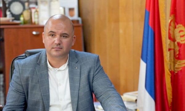 Prishtina fton kryetarin e një komune ne Mal te Zi në një panair, ai refuzon pjesëmarrjen me mesazh kërcënues “Shihemi vitin e ardhshëm ne Prizren”