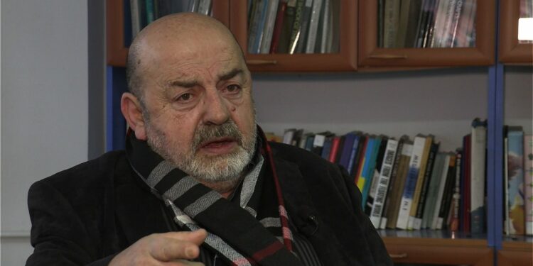 Komenti i Goldit ndaj Petrovcit, i reagon aktori i njohur: Profa ka qenë i plagosur në luftë
