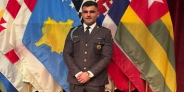 ​Oficeri i FSK-së diplomon në SHBA