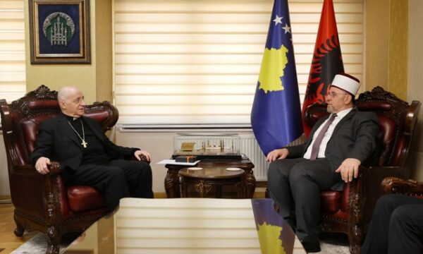 Delegati i Selisë së Shenjtë viziton BIK-un, biseda me Tërnavën kryesisht rreth harmonisë fetare