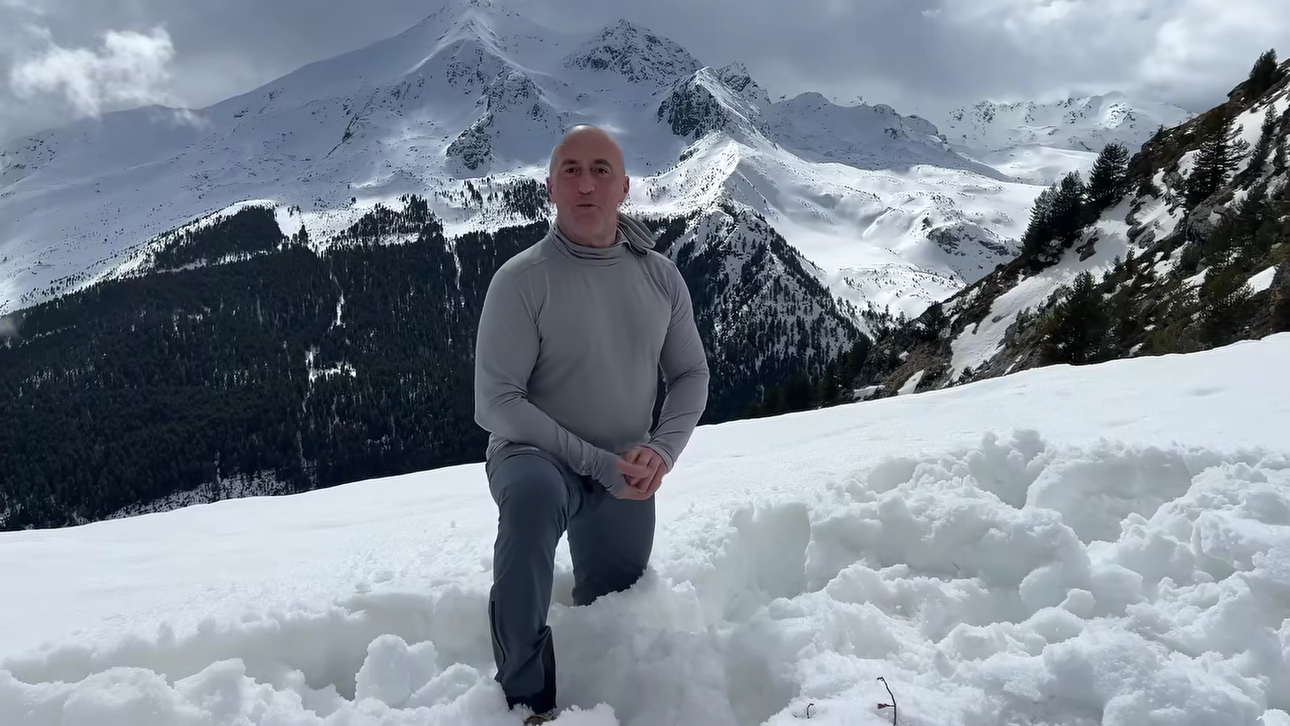 “Sot e kemi ngjit Bjeshkën e Madhe” – Haradinaj lajmërohet nga bjeshkët e Deçanit
