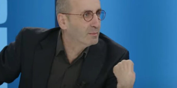Mirena për mesazhet: Një fytyrë publike më thirri në telefon më tha mos u merr me Matoshin e VV-së sepse ka telashe