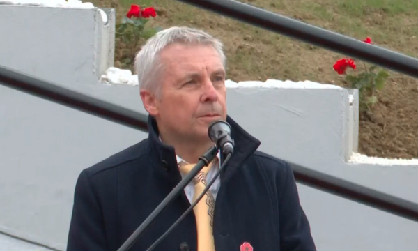 Rohde në Krushë të Madhe: Kjo dhe masakrat tjera vetëm treguan se kishte ardhë koha që NATO të ndërhynte