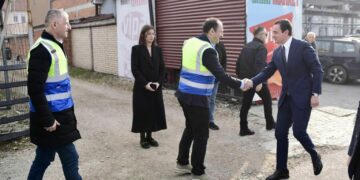 Liburn Aliu jep detaje të reja për ndërtimin e rrugës Prishtinë-Mitrovicë