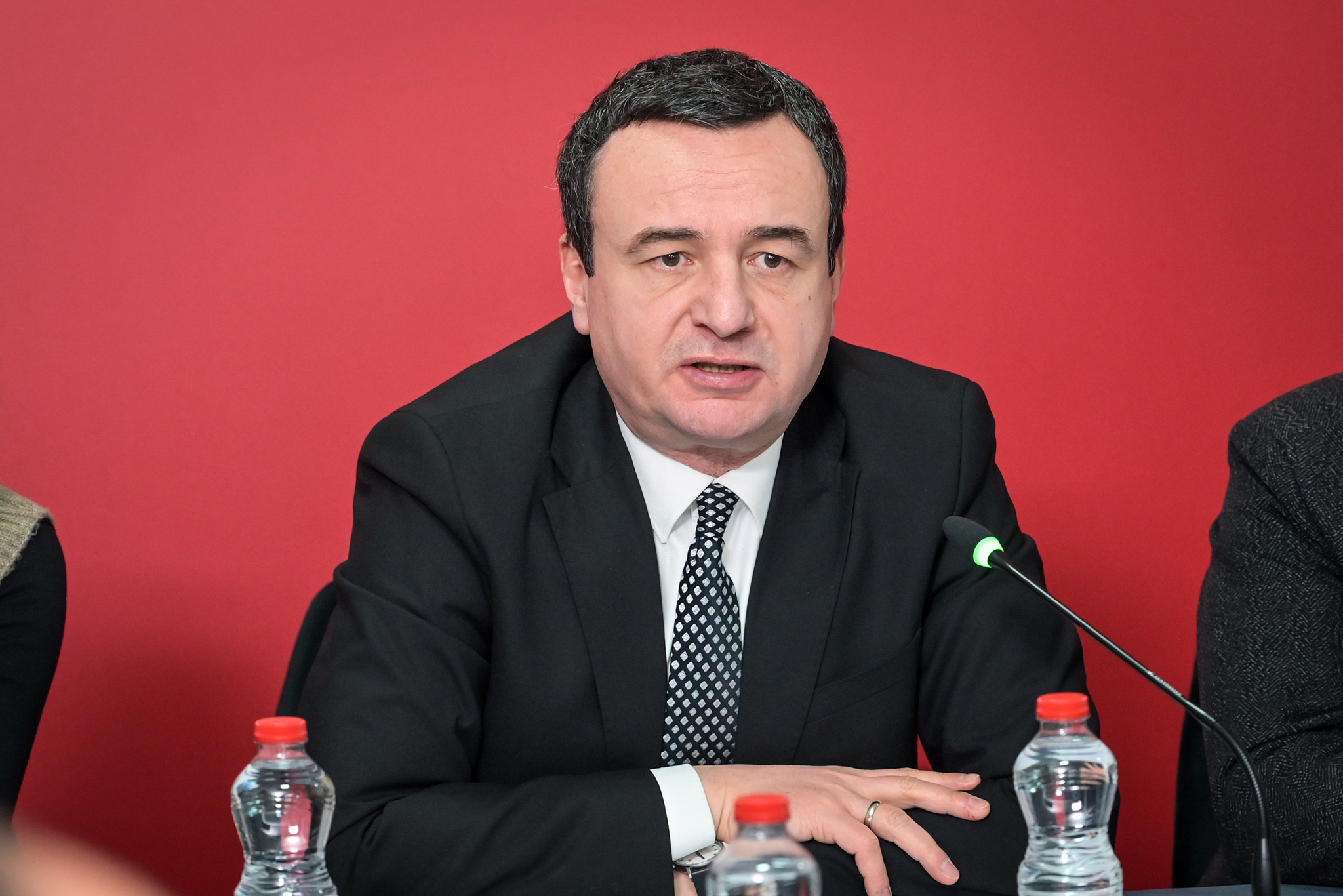Kurti për djegien e pronave të nënkryetares së Zveçanit: Akt terrorist e qyqar nga struktura kriminale