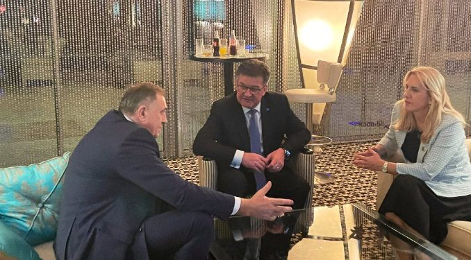 Miroslav Lajçak takohet me të sanksionuarin e SHBA-së, Milorad Dodik