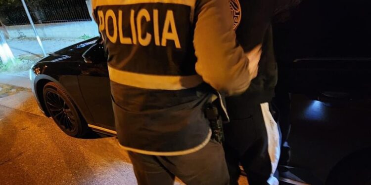 Arrestohet 40-vjeçari nga Mitrovica në Morinë, iu gjetën 20,000 euro të padeklaruara