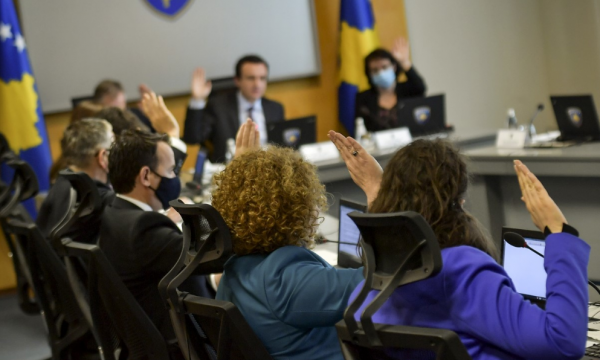 Ish-diplomati kosovar: Qeveria Kurti e ka humbur besimin tek aleatët, nuk shihet më si partnere
