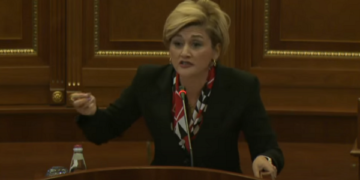 “A jeni n’veti”, “debat qesharak”, Kusari-Lila kritikon opozitën për thirrjen e seancës për kontratat njëburimore