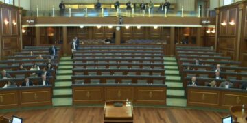 VV lëshoi sallën, dy deputetë të saj ende të pranishëm në Kuvend