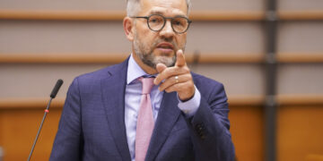 Deputeti gjerman: S’është fer që u shtuan ekstra kushte nga SHBA ndaj Kosovës për t’u anëtarësuar në KiE