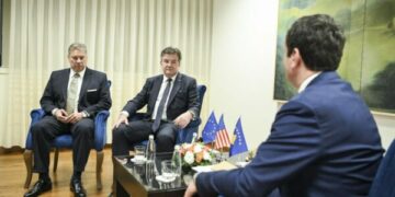 A do të shkruaj draft -statut të ri për Asociacionin, Kurti: Nëse kafenë po e kërkojnë ndërkombëtarët, kjo është kafe tjetër
