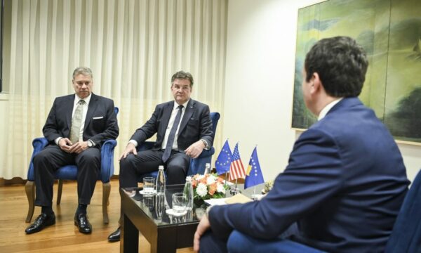 A do të shkruaj draft -statut të ri për Asociacionin, Kurti: Nëse kafenë po e kërkojnë ndërkombëtarët, kjo është kafe tjetër