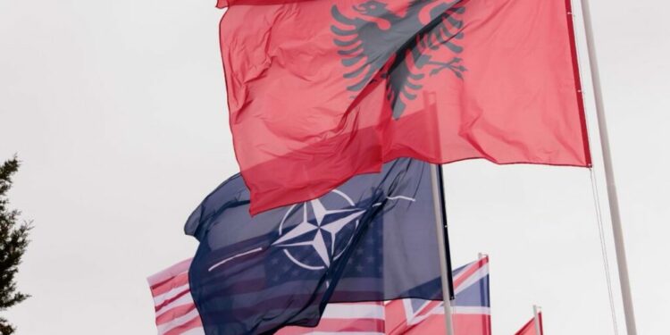 Shqipëria zgjat pjesëmarrjen në KFOR deri më 2027