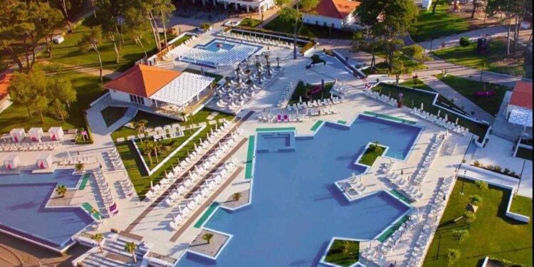 “Soni Tours” me superofertë: 139€ për person, 2 netë në Azul Beach Resort në Ulqin Ultra All Inclusive