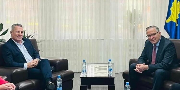 Xhaka thotë se Kosova tani e ka një kandidat serioz e të ndershëm për kryeministër