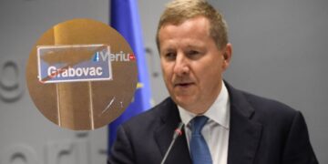 Heqja e tabelave në çirilicë: Shefi i Zyrës së BE u bën thirrje autoriteteve që procesi të zbatohet vetëm pas konsultimit me Komisionerin e Gjuhëve