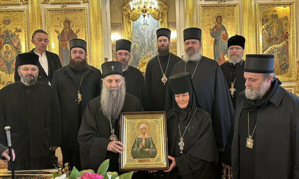 Në mesin e luftës që Rusia po bën në Ukrainë, Patriarku i Kishës Ortodokse Serbe shkon në Moskë