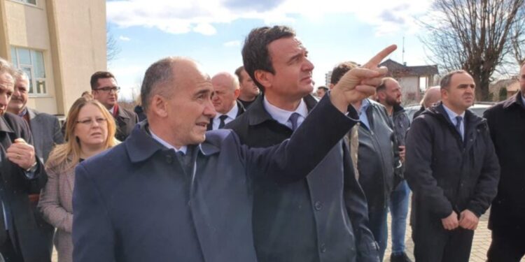 Muhaxheri akuzon Kurtin për mashtrim ndaj qytetarëve lidhur me ndërtimin e autostradave