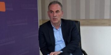 Limaj: Kuvendi cirk me njerëz të padijshëm – Koalicioni me AAK-në derë e hapur për qytetarët