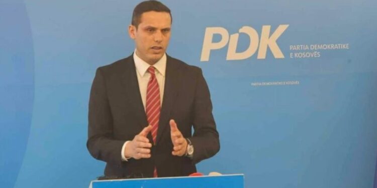 PDK: Skandal, Qeveria miratoj projektligjin për Zyrtarët Publikë në kundërshtim me Aktgjykimin e Gjykatës Kushtetuese, nuk do ta lejojmë këtë arbitraritet