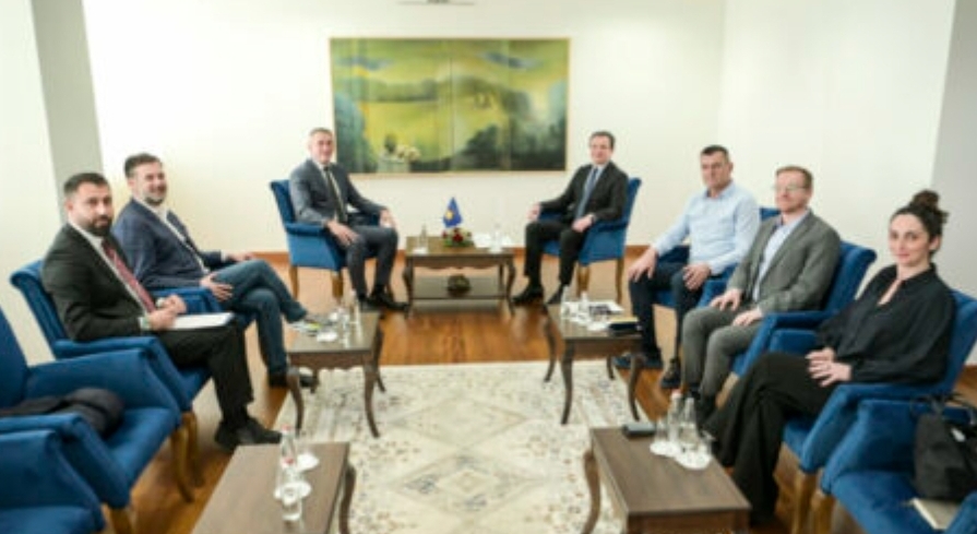 Zgjedhjet në veri: Kurti i mbledh ministra e zëvendësministra