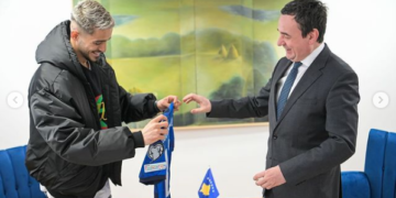 Kurti takohet me Albion Rrahmanin, thur lavde për të