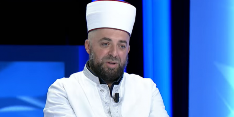 Çfarë e “prish” e çfarë jo agjërimin? – Tregon në detaje imami Enes Goga