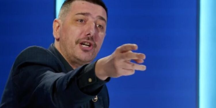 “Koka mush men. Pe çelka sheshin” Ironia epike e Valon Sylës me Përparim Ramën